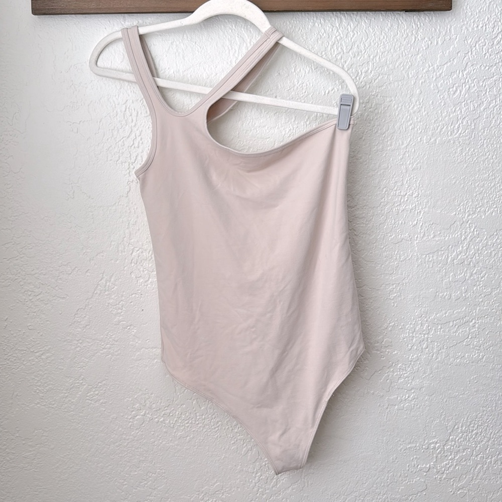 A&F - Seamless One Shoulder Bodysuit - Picture 4 of 9